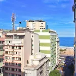 Studio para temporada com vista lateral para o mar!