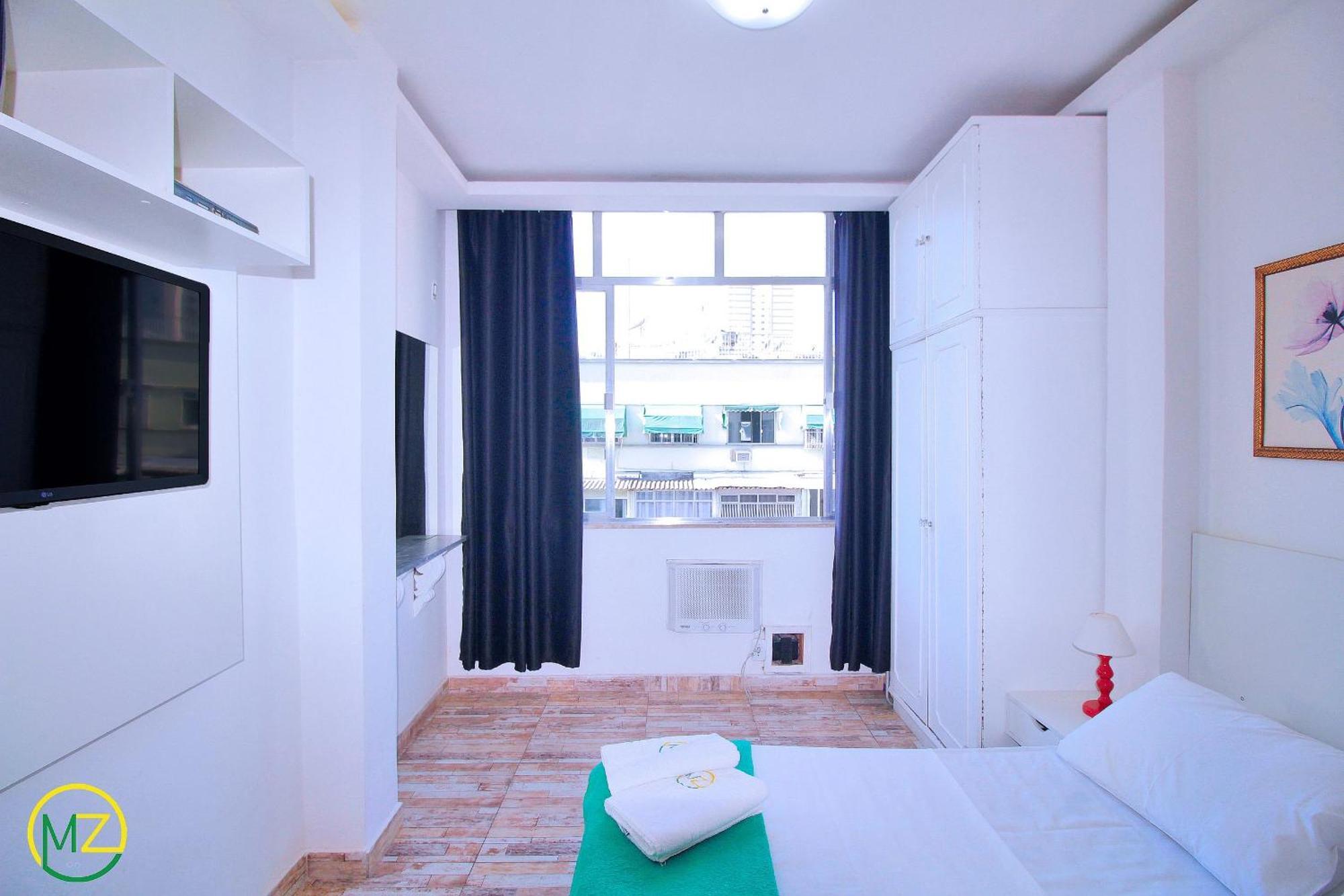 Apartamento Com Vista Lateral A *